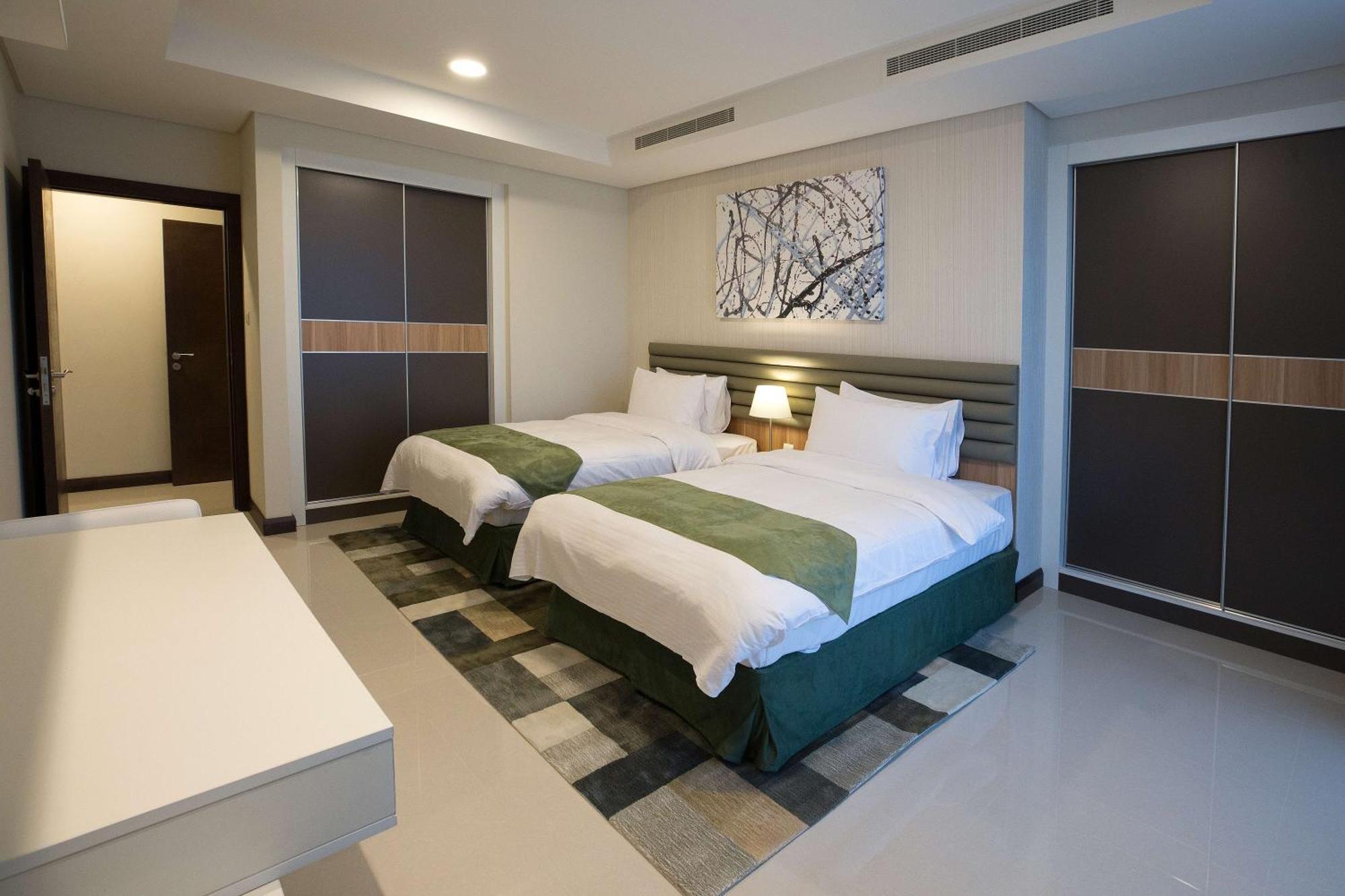 Gulf Executive Hotel & Residence Juffair Al-Manamah Bagian luar foto