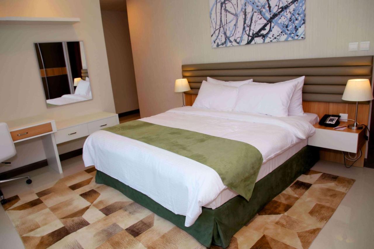 Gulf Executive Hotel & Residence Juffair Al-Manamah Bagian luar foto