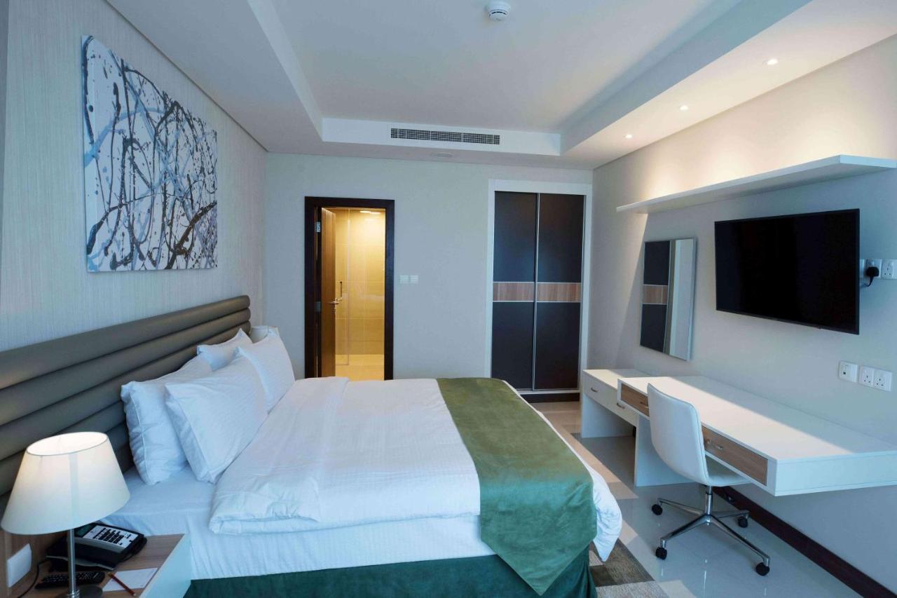 Gulf Executive Hotel & Residence Juffair Al-Manamah Bagian luar foto
